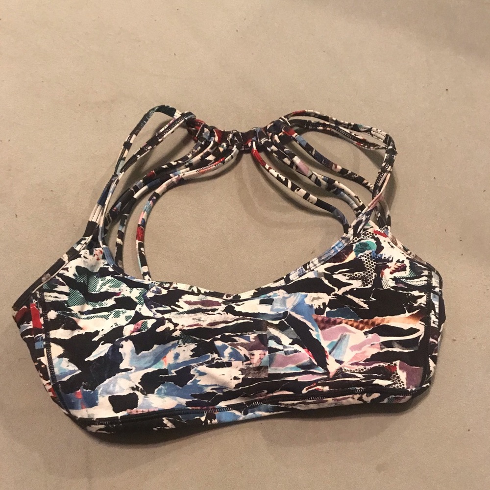 Lululemon Lighten Up Sports Bra